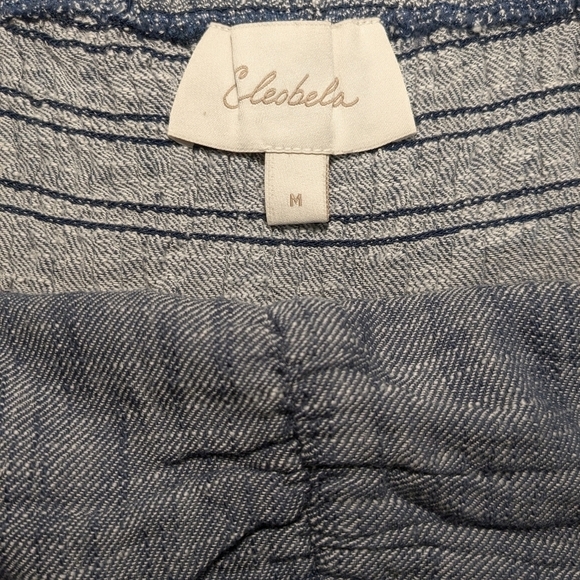 Cleobella Chambray Daisy Floral Flutter Sleeve Smocked Ruffle Top Coquette - Picture 7 of 8